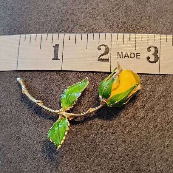 Signed Vintage Giovanni yellow rose with Gold accent flower brooch/pin - Picture 5 of 6